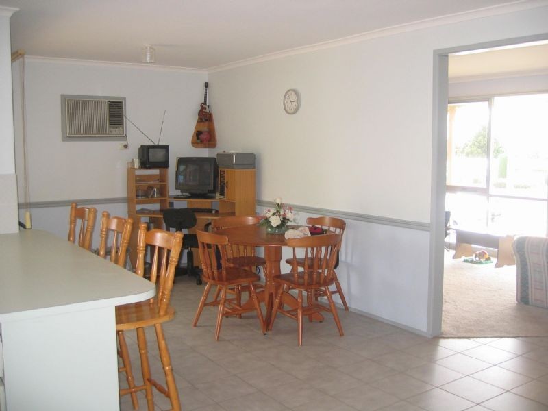 6 Medinah Rise, Hampton Park VIC 3976