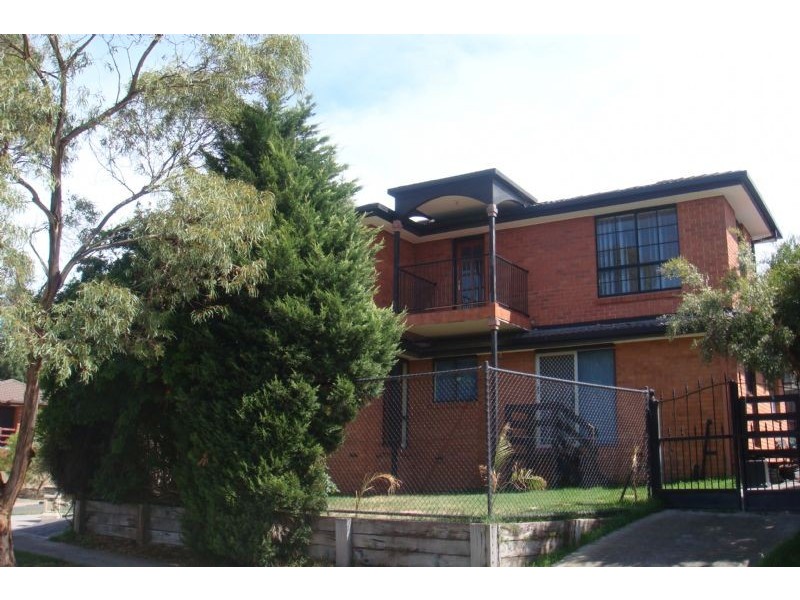 64 Willow Drive, Hampton Park VIC 3976