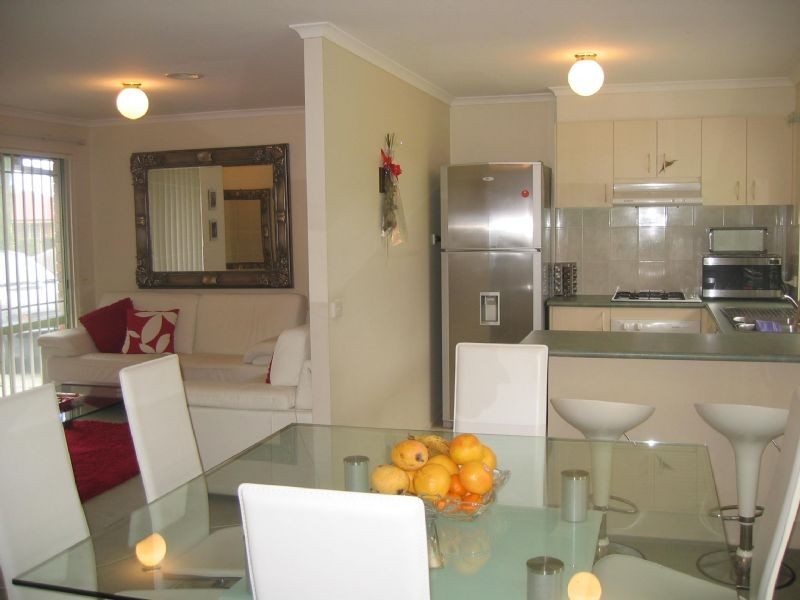 17 Dutton Close, Lynbrook VIC 3975