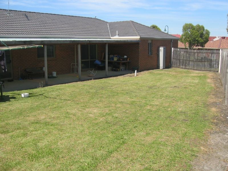 24-26 Gilmore Crescent, Lynbrook VIC 3975