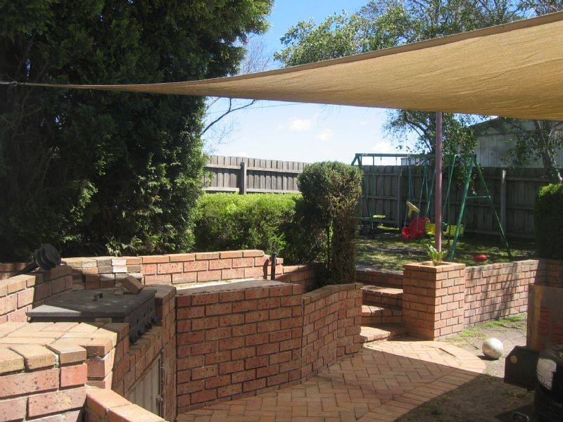 27 Verona Drive, Hampton Park VIC 3976