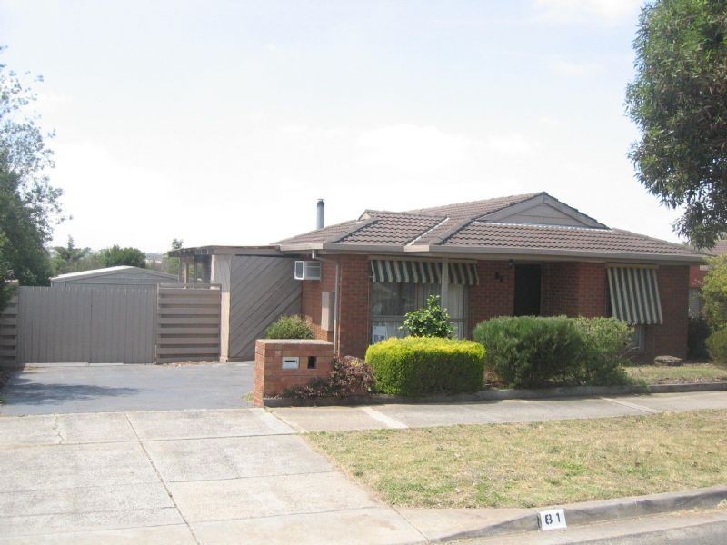 81 Willow Drive, Hampton Park VIC 3976