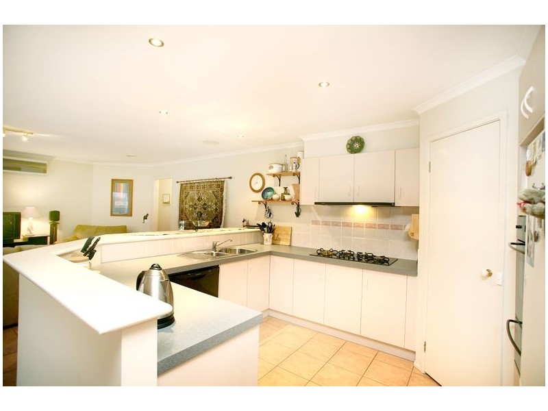 31 Dutton Close, Lynbrook VIC 3975