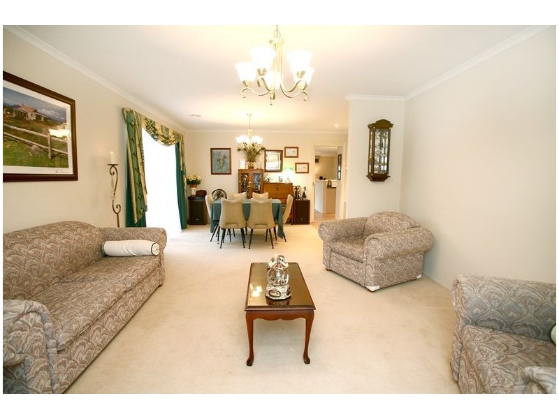 31 Dutton Close, Lynbrook VIC 3975