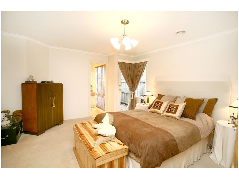 31 Dutton Close, Lynbrook VIC 3975