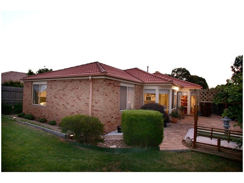 31 Dutton Close, Lynbrook VIC 3975