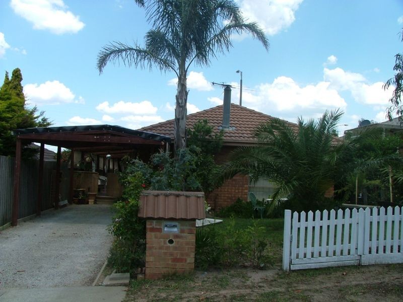 11 Bill Place, Hampton Park VIC 3976