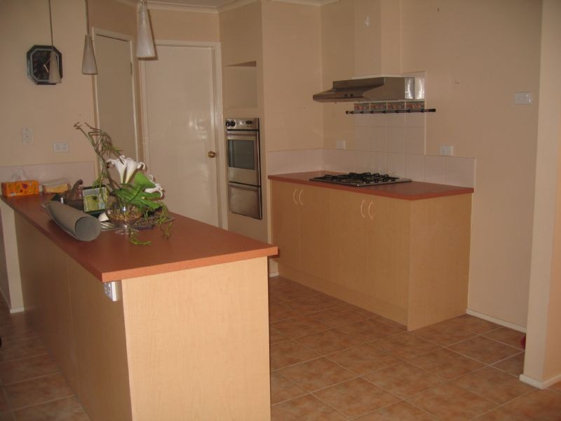 28 Grand Arch Way, Berwick VIC 3806