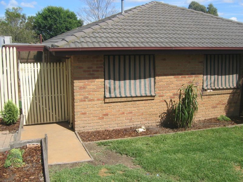 6 Chiswick Court, Hampton Park VIC 3976