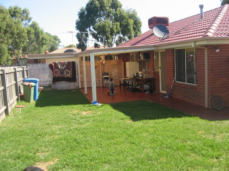 12 Dutton Close, Lynbrook VIC 3975