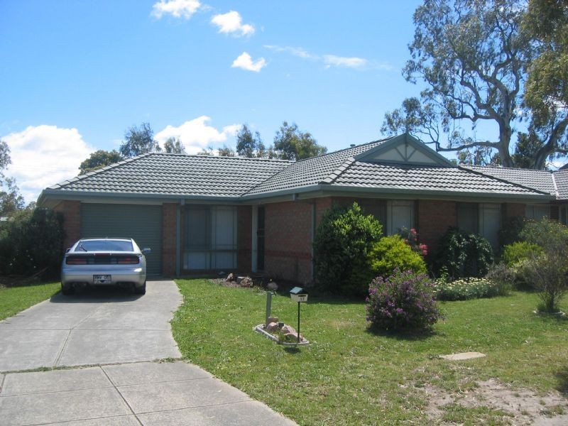 17 Dutton Close, Lynbrook VIC 3975