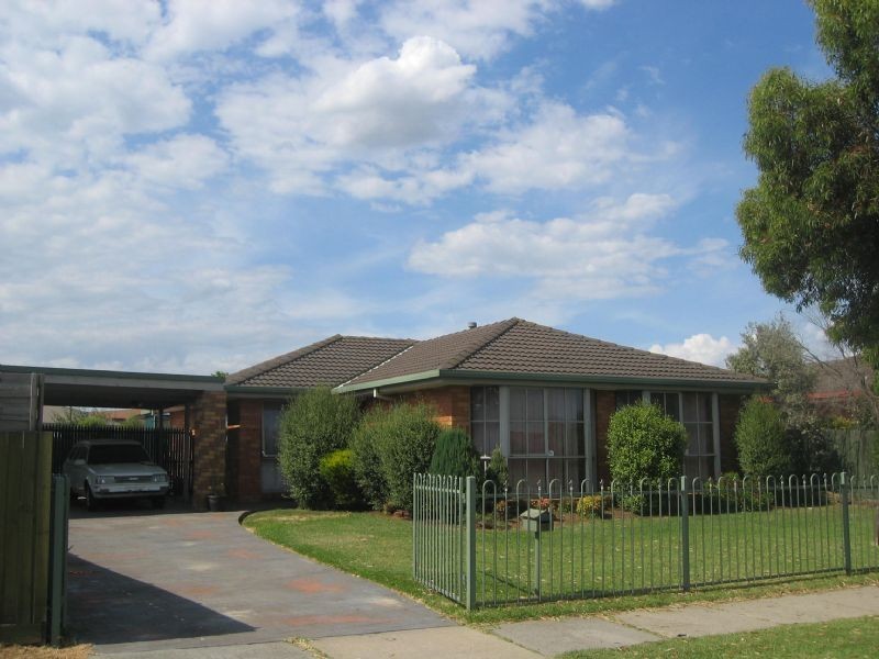 82 Oaktree Drive, Hampton Park VIC 3976