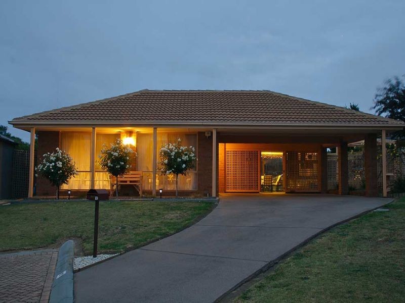 10 Pioneer Place, Hampton Park VIC 3976
