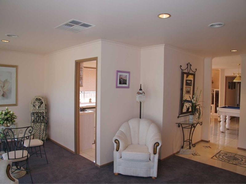 10 Pioneer Place, Hampton Park VIC 3976