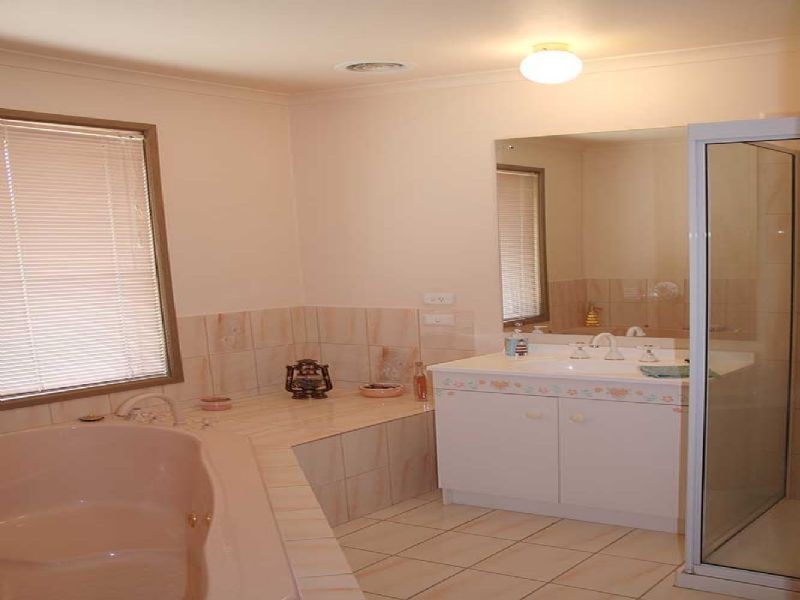 10 Pioneer Place, Hampton Park VIC 3976