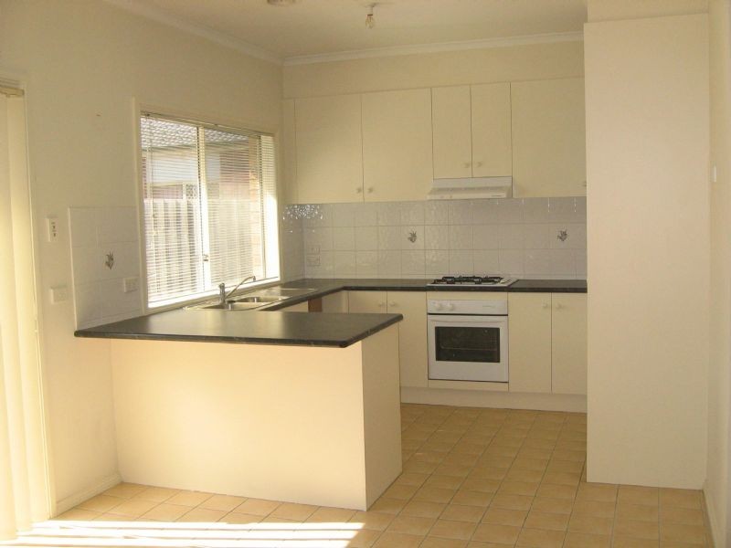 2 Campion Walk, Lynbrook VIC 3975