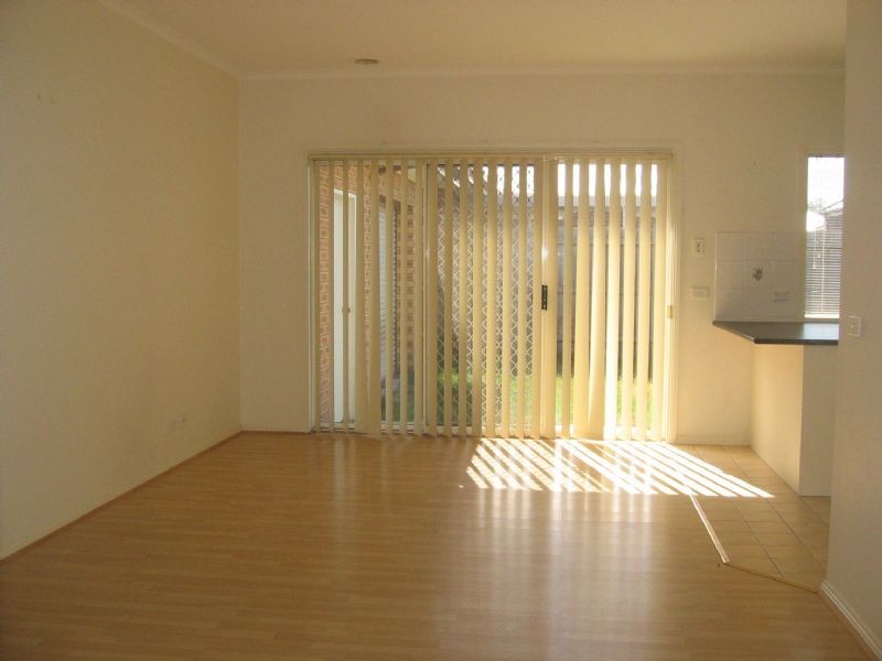 2 Campion Walk, Lynbrook VIC 3975