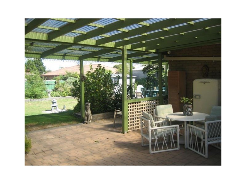 9 Sapphire Drive, Hampton Park VIC 3976