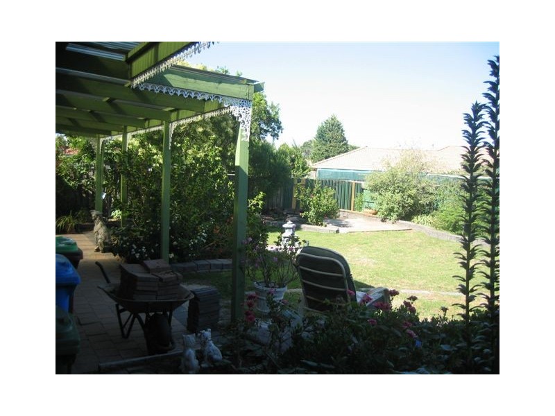 9 Sapphire Drive, Hampton Park VIC 3976