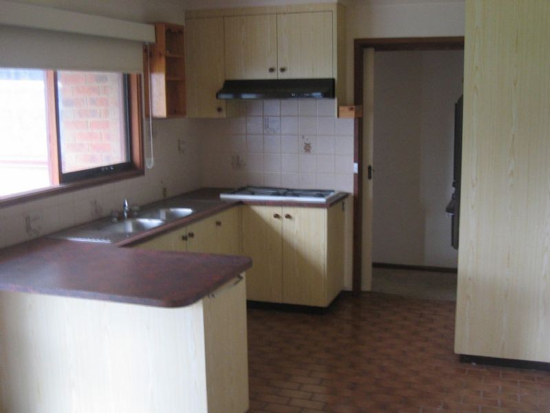 4 Denver Court, Hampton Park VIC 3976