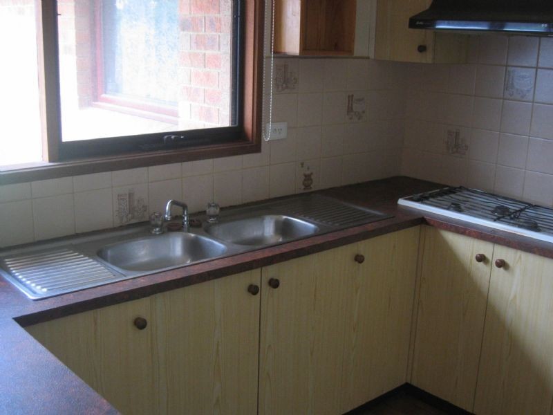 4 Denver Court, Hampton Park VIC 3976