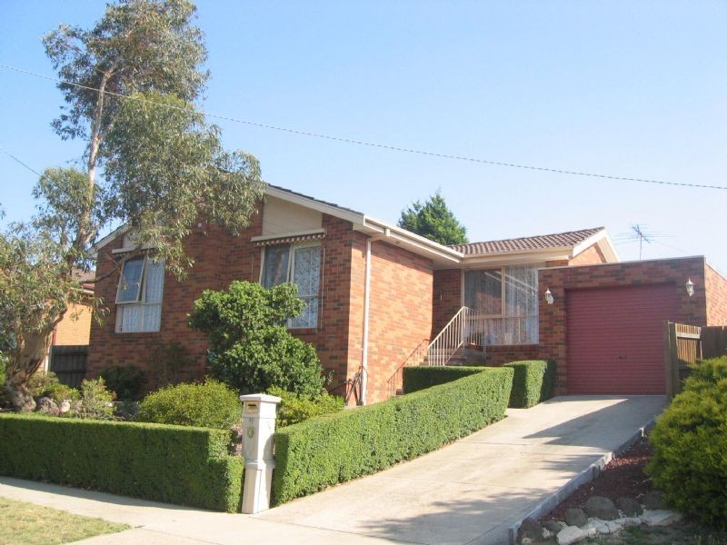 46 Huntington Drive, Hampton Park VIC 3976