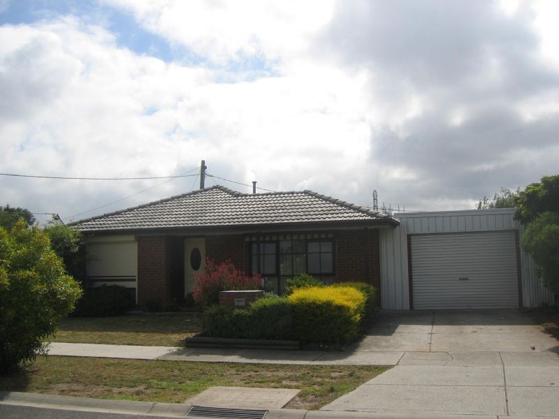 8 Benambra Way, Hampton Park VIC 3976