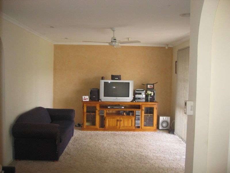 8 Benambra Way, Hampton Park VIC 3976