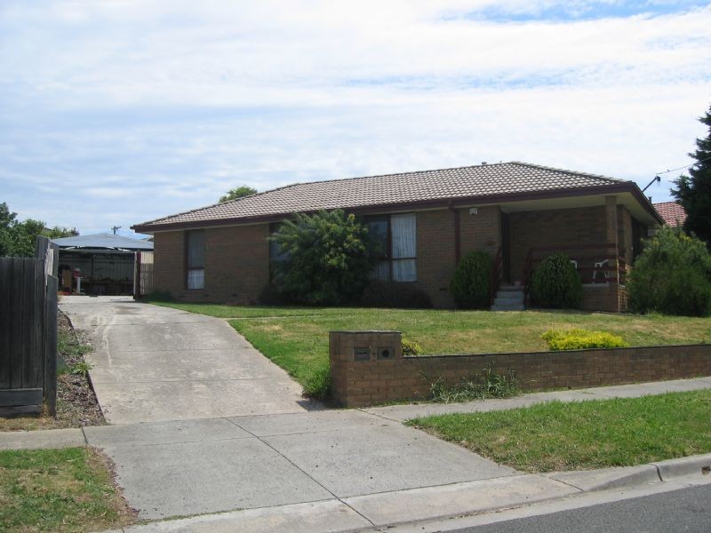 4 Kylie Court, Hampton Park VIC 3976