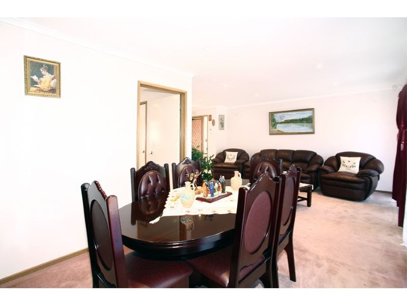 13 Ralph Crescent, Hampton Park VIC 3976