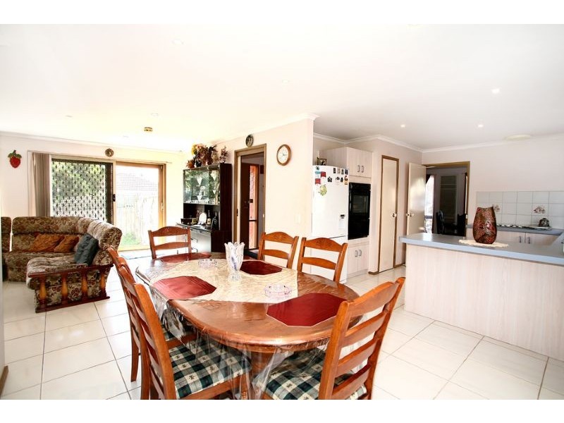 13 Ralph Crescent, Hampton Park VIC 3976