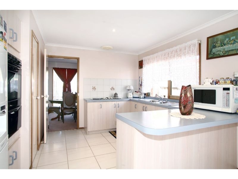 13 Ralph Crescent, Hampton Park VIC 3976