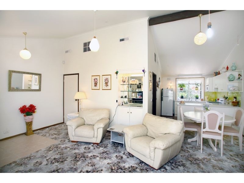 10/20-22 Somerville Road, Hampton Park VIC 3976