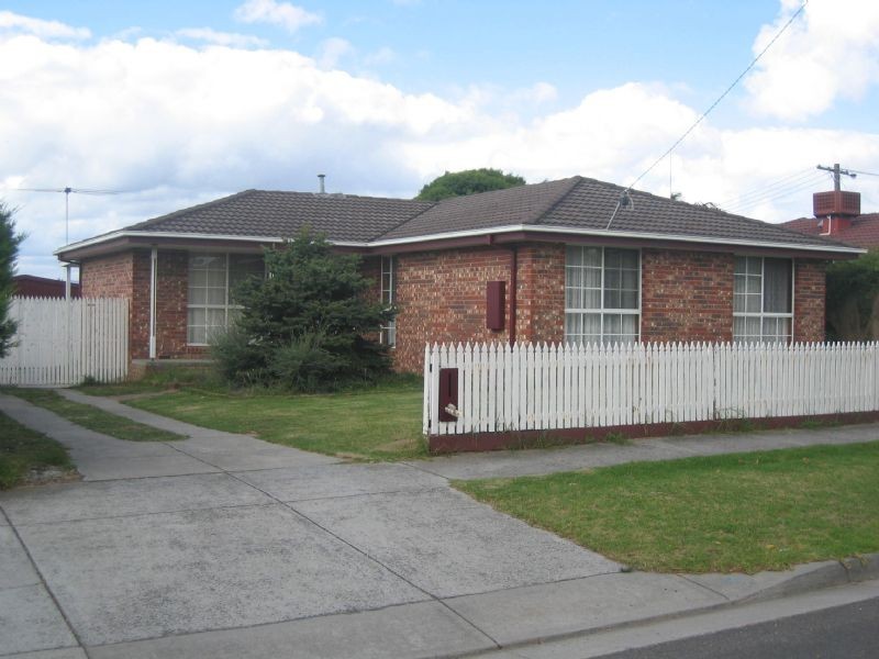 15 Cairns Road, Hampton Park VIC 3976