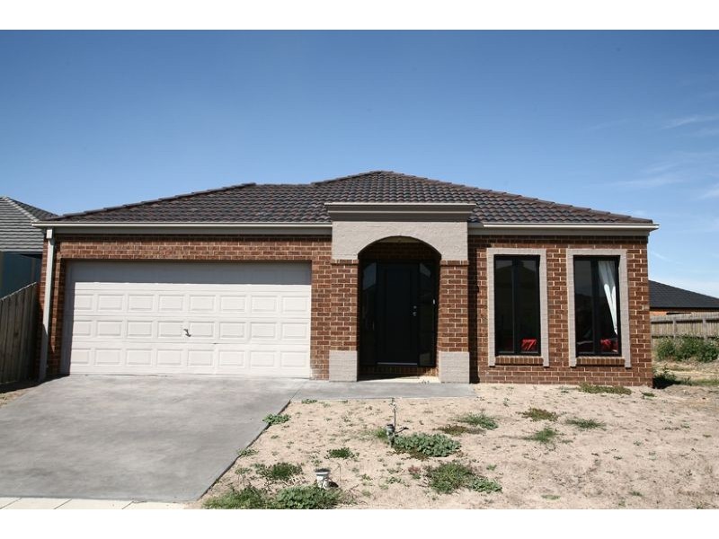 12 Charlwood Close, Lynbrook VIC 3975