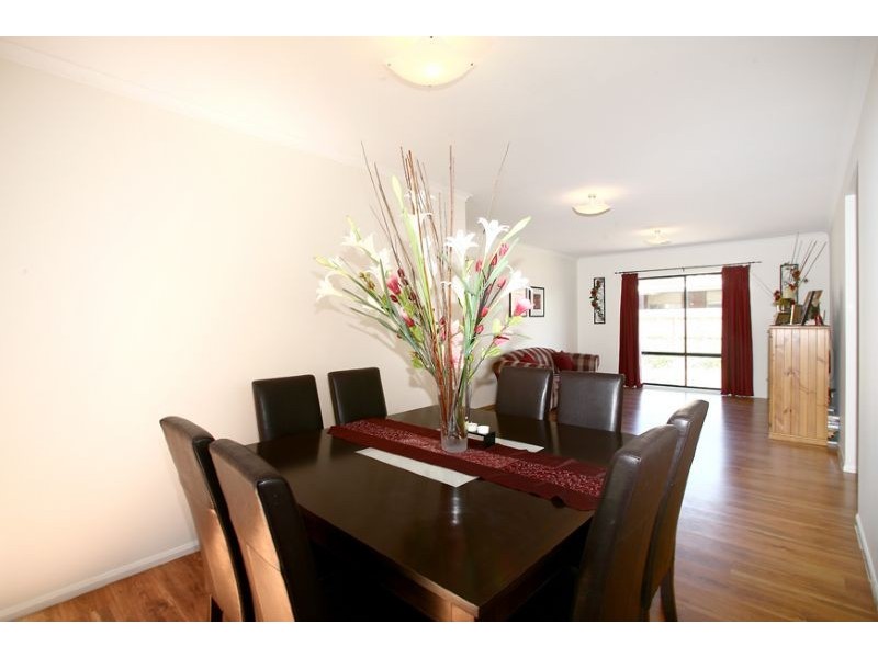 12 Charlwood Close, Lynbrook VIC 3975