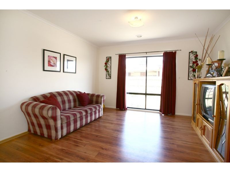 12 Charlwood Close, Lynbrook VIC 3975