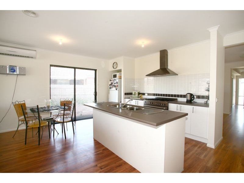 12 Charlwood Close, Lynbrook VIC 3975