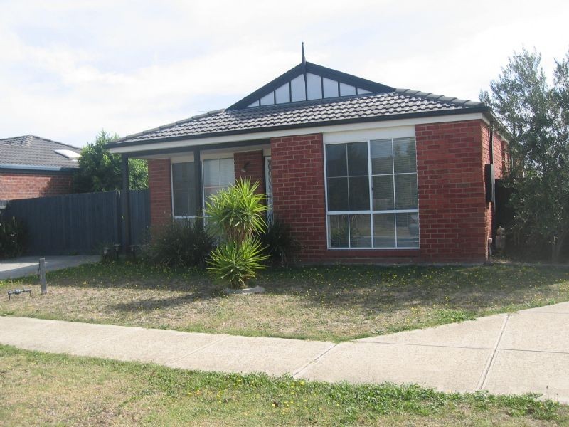 2 The Glade, Hampton Park VIC 3976
