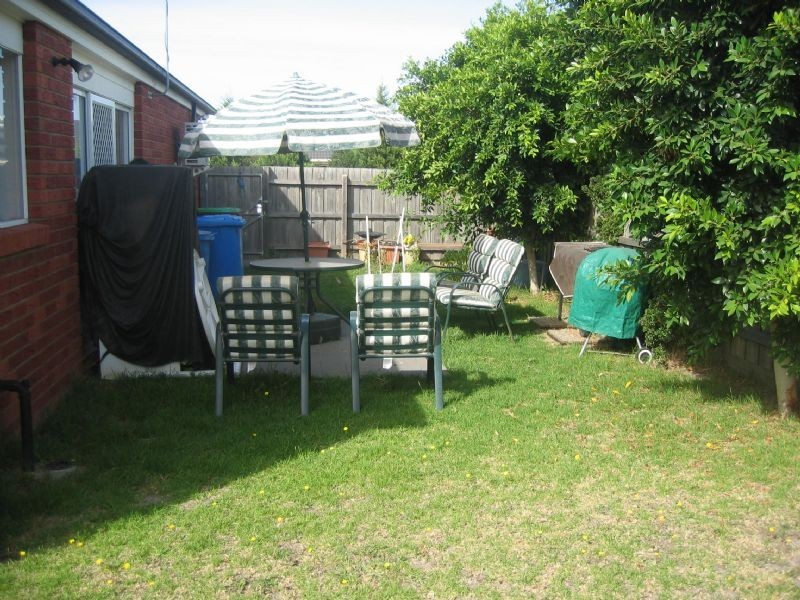 2 The Glade, Hampton Park VIC 3976