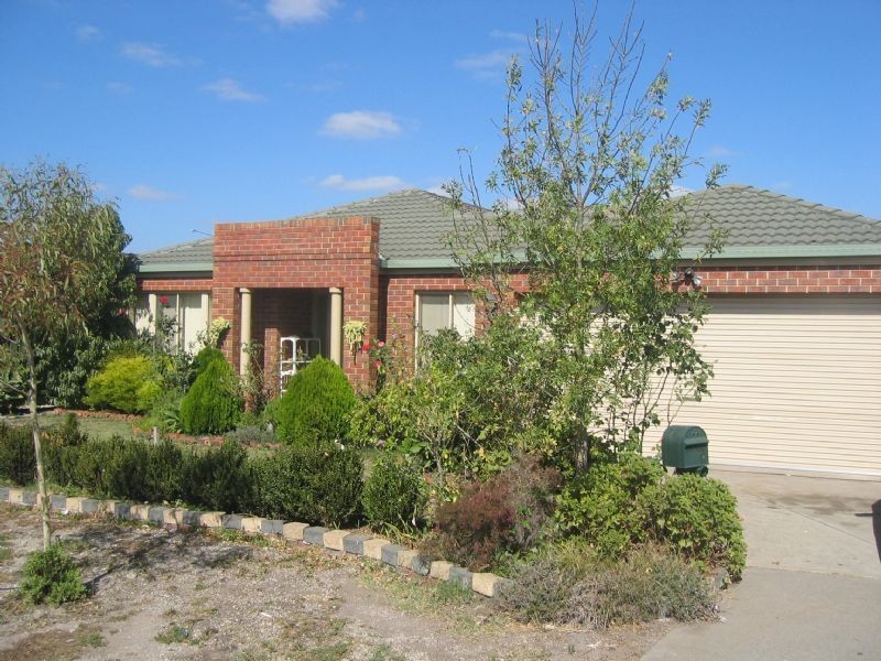15 The Glade, Hampton Park VIC 3976