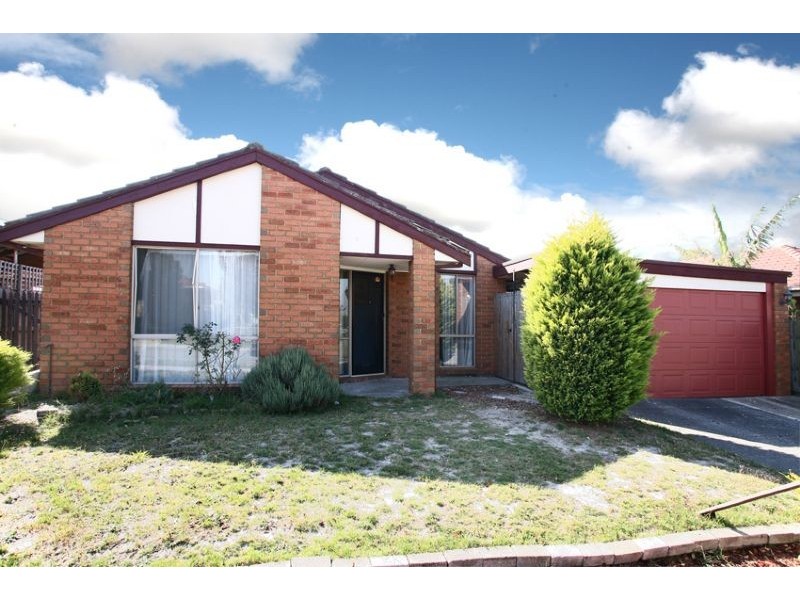 16 Amber Drive, Hampton Park VIC 3976