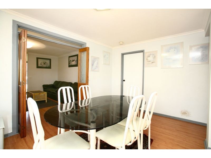 16 Amber Drive, Hampton Park VIC 3976