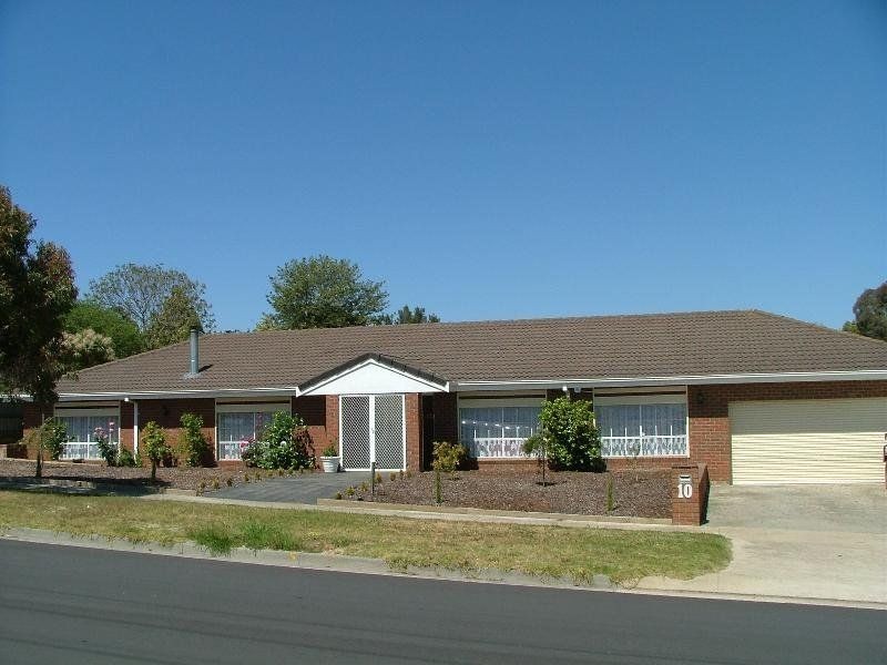10 Central Road, Hampton Park VIC 3976