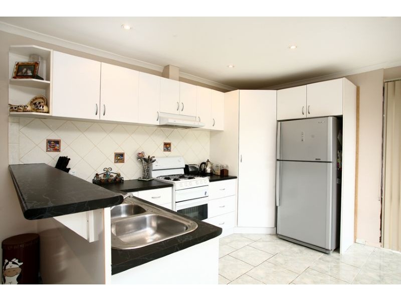 32 Greenvalley Crescent, Hampton Park VIC 3976