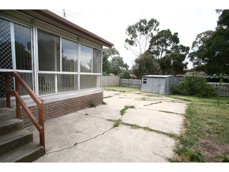 32 Greenvalley Crescent, Hampton Park VIC 3976