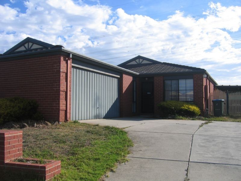 13 Springvalley Crescent, Narre Warren South VIC 3805