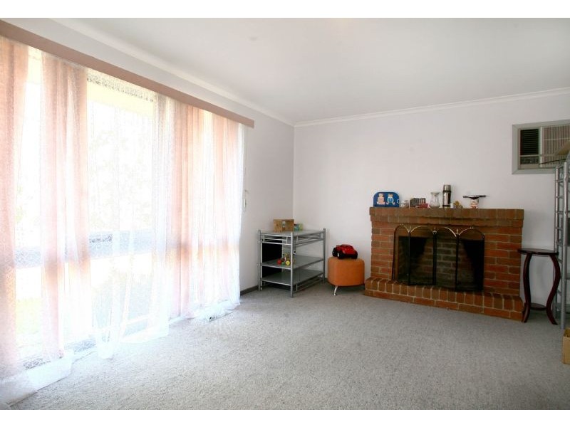 23 Michelle Drive, Hampton Park VIC 3976