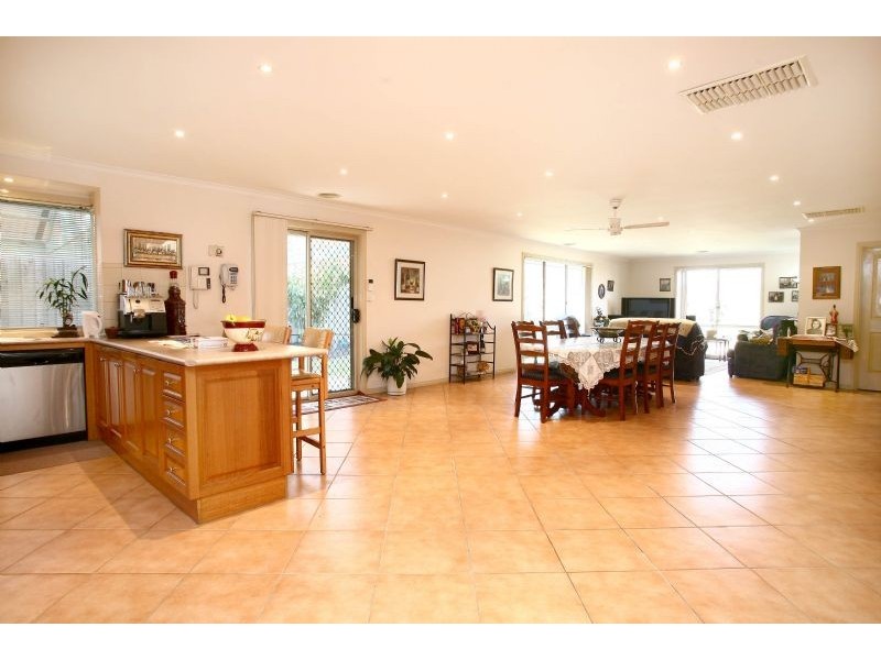 36 Bluerange Crescent, Lynbrook VIC 3975