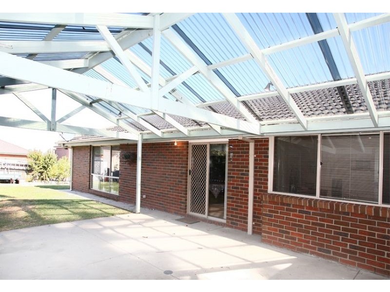 36 Bluerange Crescent, Lynbrook VIC 3975